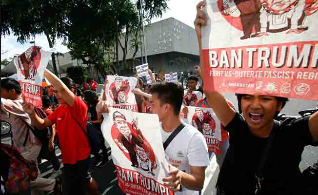 Filipinler de yüzlerce kişi Trump'ı protesto etti