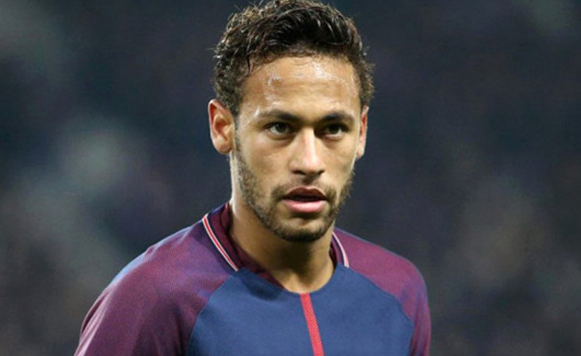 Real Madrid, Neymar'ı transfer etmek için 450 milyon Euro ödeyebilir!