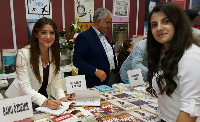 Banu Özdemir TÜYAP'ta okuyucuları ile buluştu!