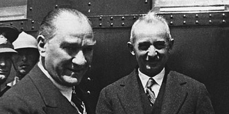 Erdoğan Atatürk’ü överken İnönü’yü hedef alıyor