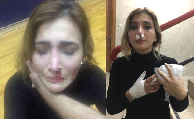Voleybol maçında protokol tribününde kadına yumruk atıldı, yerde tekmelendi