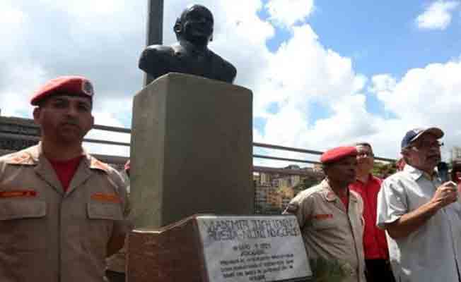 Venezuela'da Lenin büstü dikildi