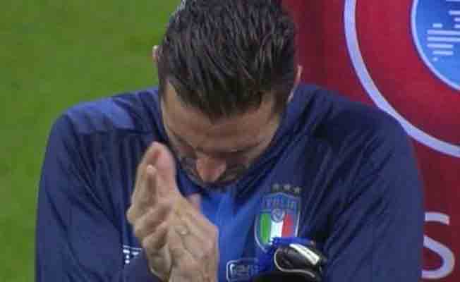 Buffon, kendi taraftarını protesto etti!