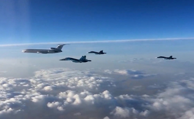 Rus bombardıman uçakları, IŞİD mevzilerini vurdu