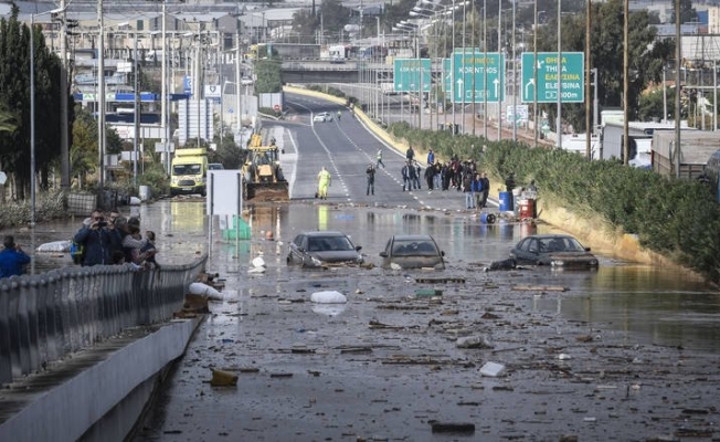 Atina’da sel felaketi: En az 10 ölü