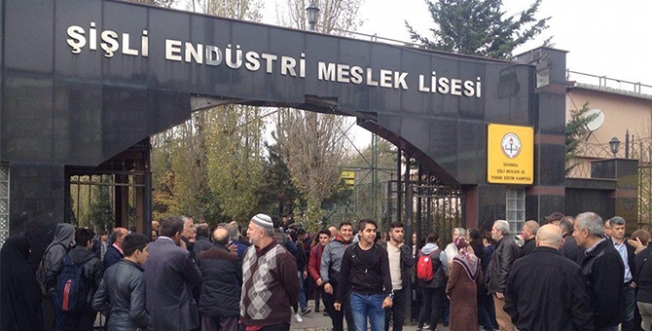 Tarihi liseyi yıkıp AVM yapacaklar