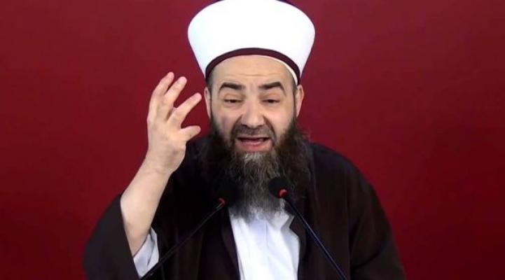 'Cübbeli Ahmet Hoca' Akit Tv'yi hedefine aldı!
