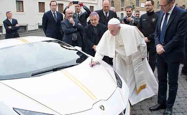 Lamborghini'sini satan Papa