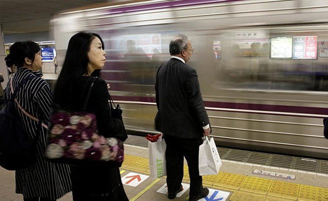 Japonya’da 20 saniye erken kalkan tren için özür