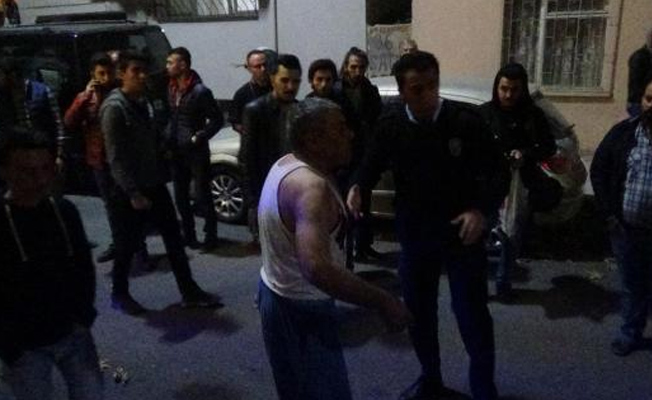 Eski eşiyle, onun babasını bıçakladı