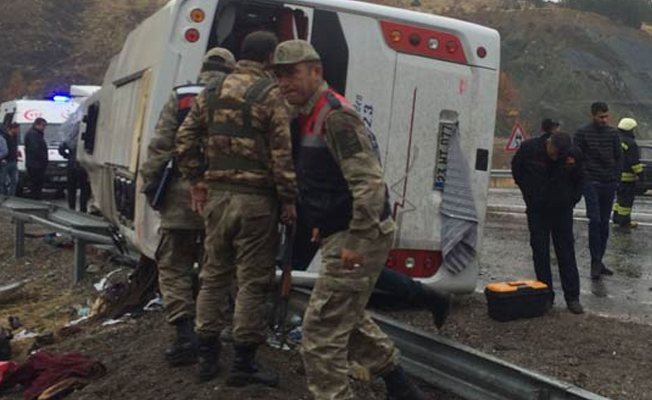 Elazığ'da yolcu otobüsü devrildi: çok sayıda ölü ve yaralı