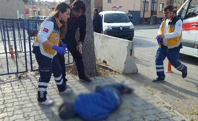 Karakolda, 13 yaşındaki çocuk, 14 yaşındaki çocuğu vurdu