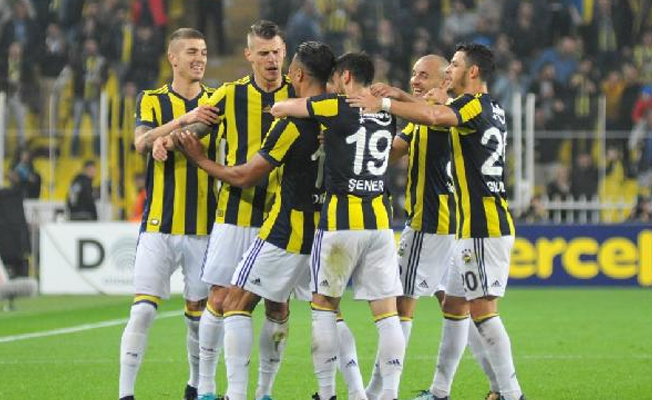Fenerbahçe evinde DG Sivasspor'u hezimete uğrattı!