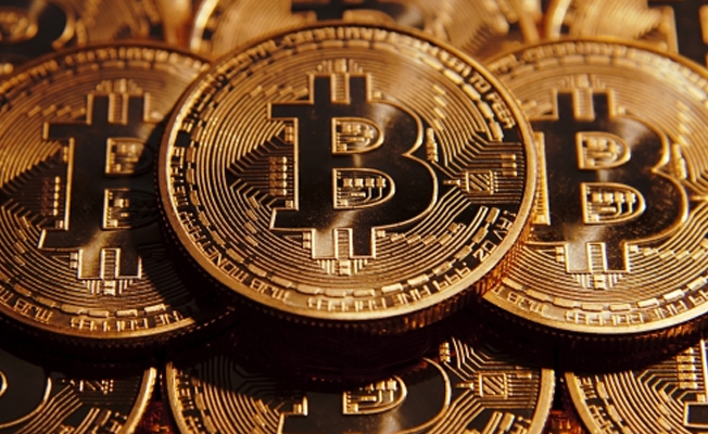 Bitcoin 8 bin doları aştı