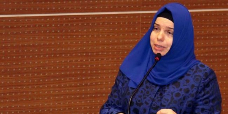 Diyanet'in ilk kadın başkan yardımcısı görevine başladı