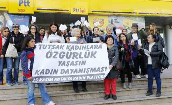 Antalyalı kadınlardan HDP'li Yüksekdağ ve akademisyen Gülmen'e kartpostal