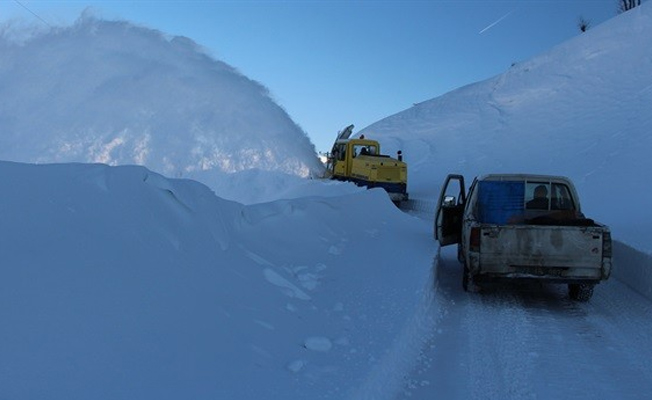 Erzincan'da 75 köy yolu kardan kapandı