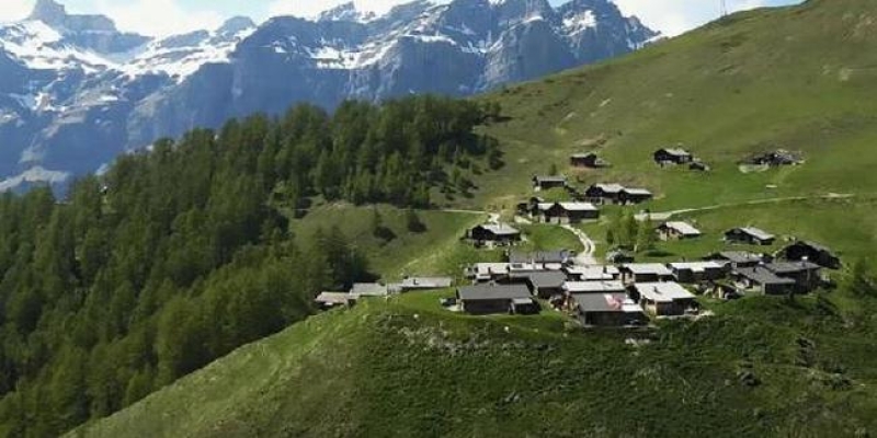 İsviçre bu köye taşınanlara 70 bin dolar ödeme yapacak