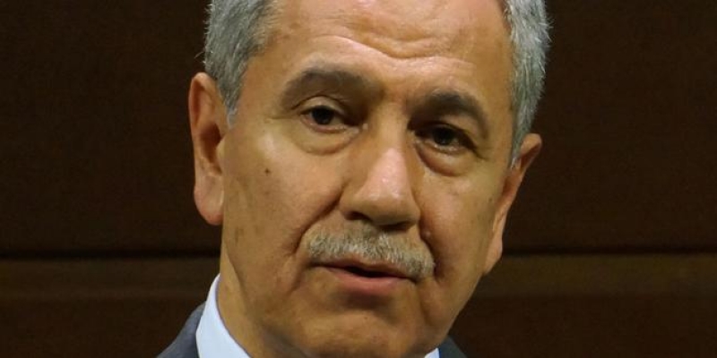 Bülent Arınç'tan yeni parti açıklaması!
