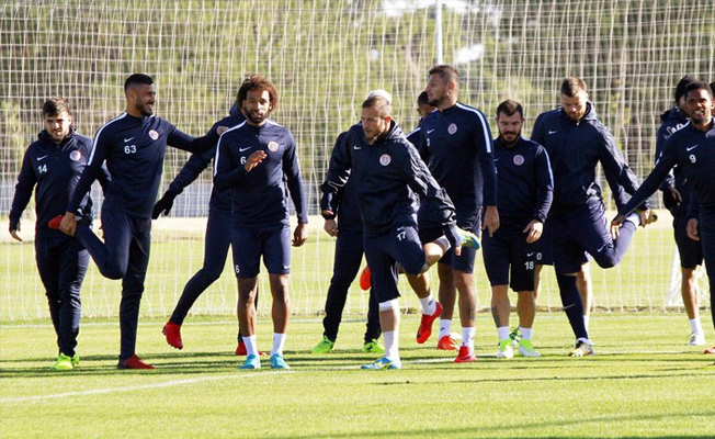 Fenerbahçe maçı öncesi Antalyaspor ağır yaralı!