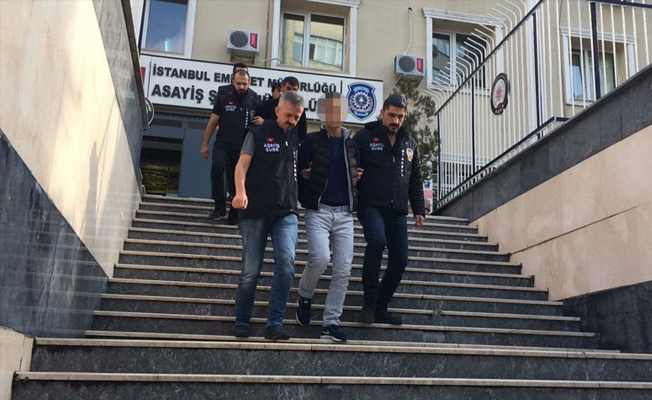 Babasını darp eden kişiyi öldürdü