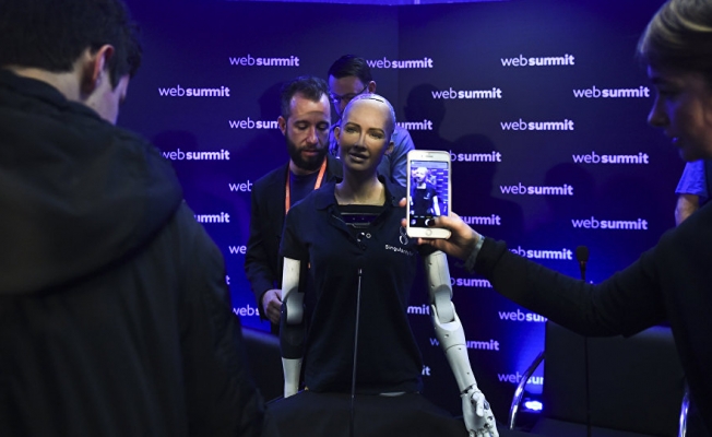 Dünyanın ilk 'vatandaş robotu' Sophia, aile kurmak istiyor