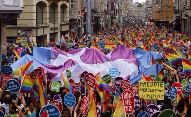 LGBT'nin bugün Taksim'de yapacağı etkinlik yasaklandı!