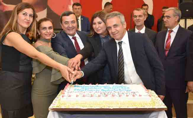 Bizim yolumuz Atatürk'ün aydınlık yolu