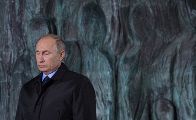 Putin, medya kuruluşlarını yabancı ajan olarak kabul eden kanun değişikliğini imzaladı