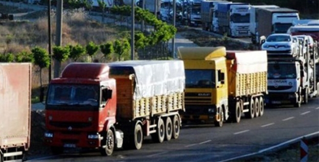 Macaristan'la 'geçiş belgesi' krizi: 400'ü aşkın TIR sınırda