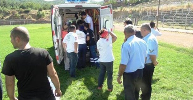 Oyun oynarken kalbine makas saplandı