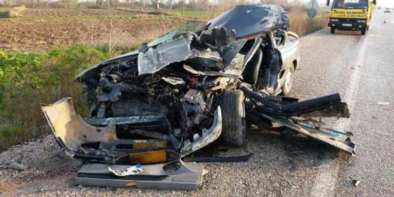 Çanakkale'de trafik kazası: Ölü ve yaralı var