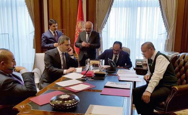 ‘Cumhurbaşkanlığından servis edilen fotoğrafta Conkbayırı kahramanları detayı'