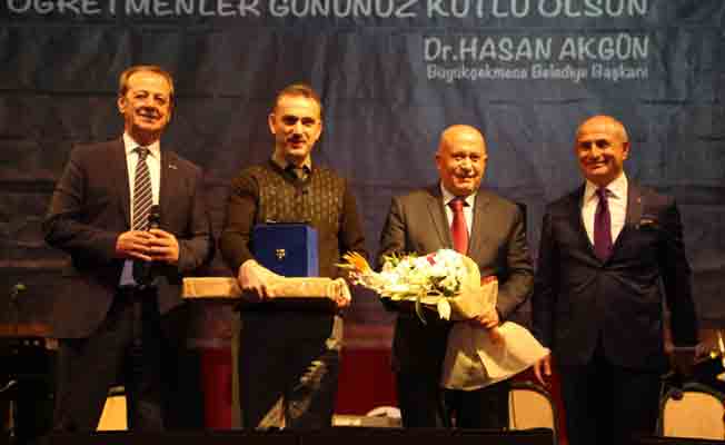 Başkan Akgün: Öğretmen en üst düzey memur maaşı almalı