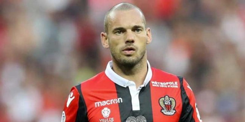 Wesley Sneijder 1 ay yok