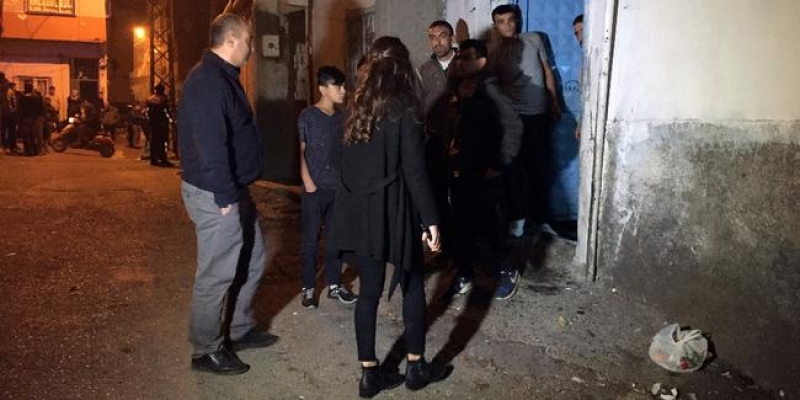 Komşuları evlerini bastı, 2 kardeş yaralandı