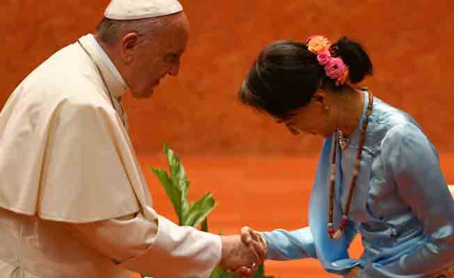 Papa'dan Arakan'sız barış, kardeşlik ve insan hakları mesajı 