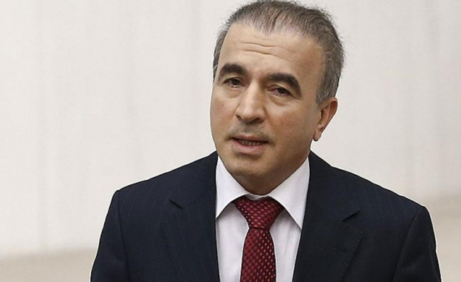 AKP'li Bostancı: Ne olduğunu bilmiyoruz, elde bir belge sallıyor