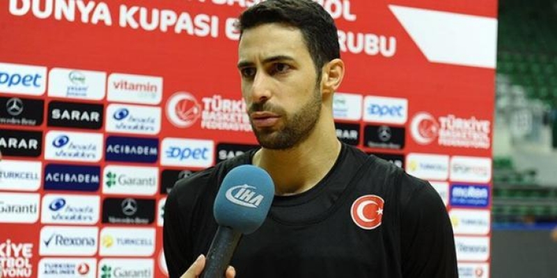 Anadolu Efes'te Doğuş Balbay sakatlandı