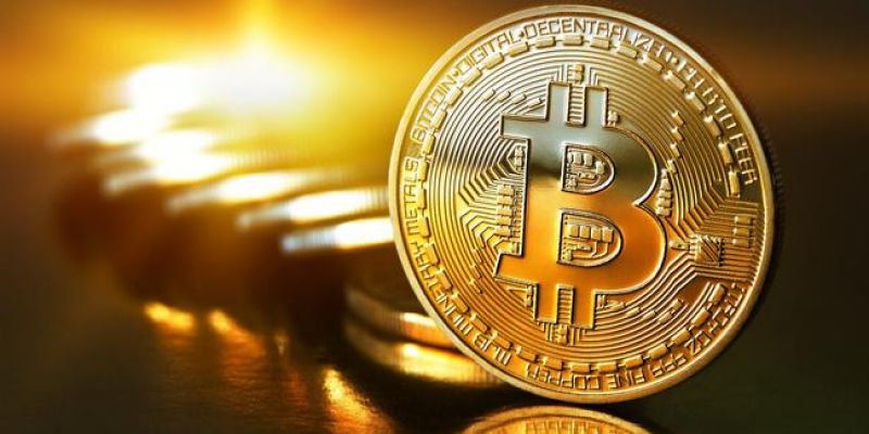 Bitcoin'den yeni rekor: 10 bin doları gördü