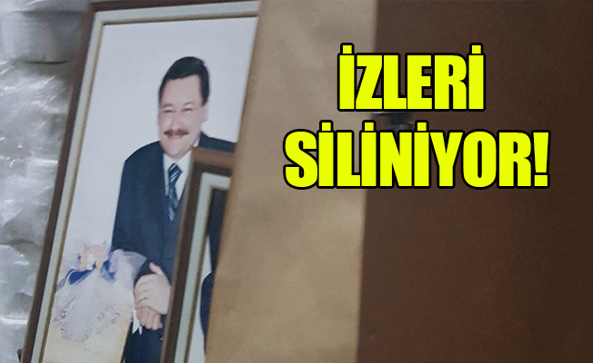 Gökçek'in fotoğrafları tuvalet kağıtlarının arasına konuldu!