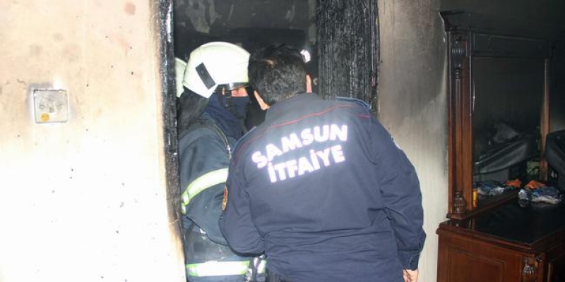 Samsun'da yangın: 3 kişilik aile ölümden döndü