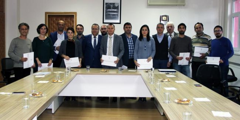 İlk 'sertifikalı bilirkişiler' belgelerini aldı