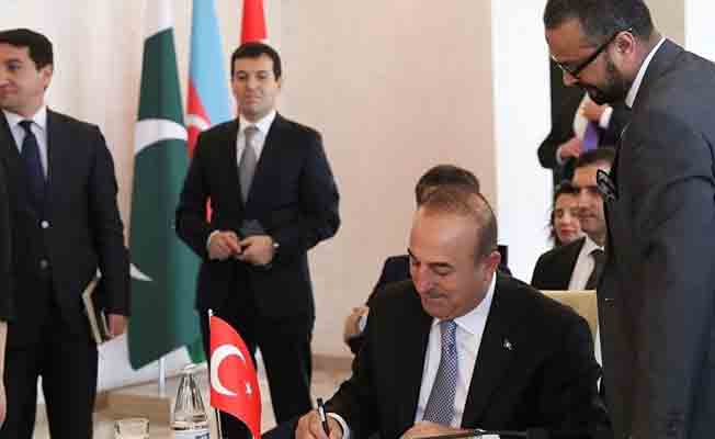 Çavuşoğlu: Afrin'den tehdit gelirse ansızın girebiliriz