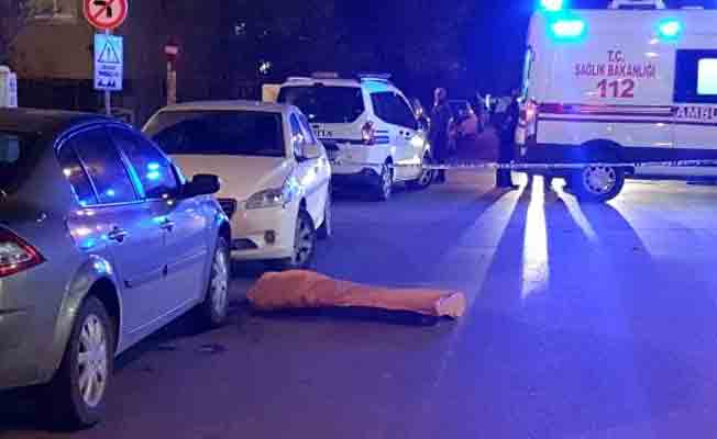 Esenyurt'ta sokak ortasında kadını ezdi kaçarken bir kişiye daha çarptı