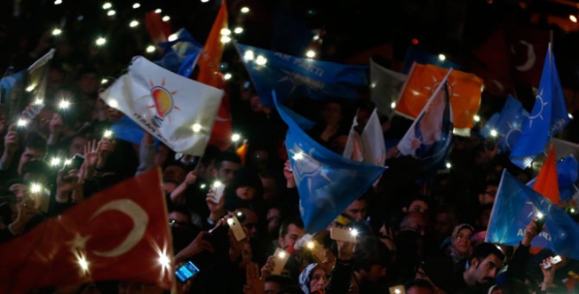 Mahçupyan: ‘AKP kendi tabanında bile hayal kırıklığı yaratıyor!’