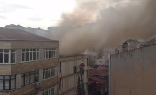 Kasımpaşa'da iş yeri alev alev yanıyor!