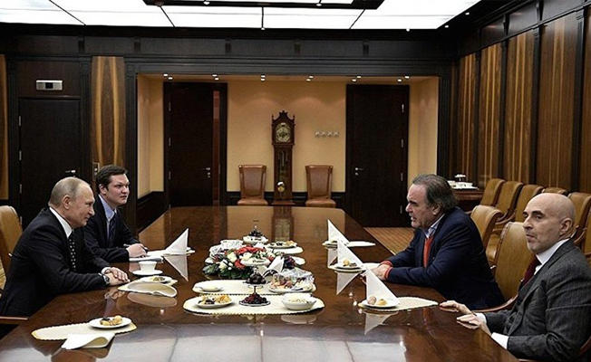 Putin ABD'li yönetmen Oliver Stone ile görüştü