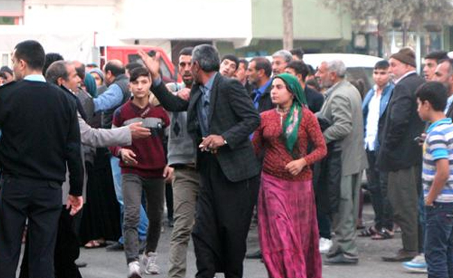 İki aile arasında taşlı, sopalı, bıçaklı kavga: 8 yaralı