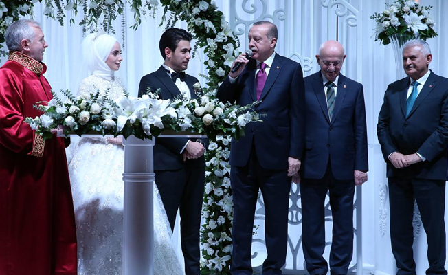Ankara Müftüsü ilk kez resmi nikah kıydı